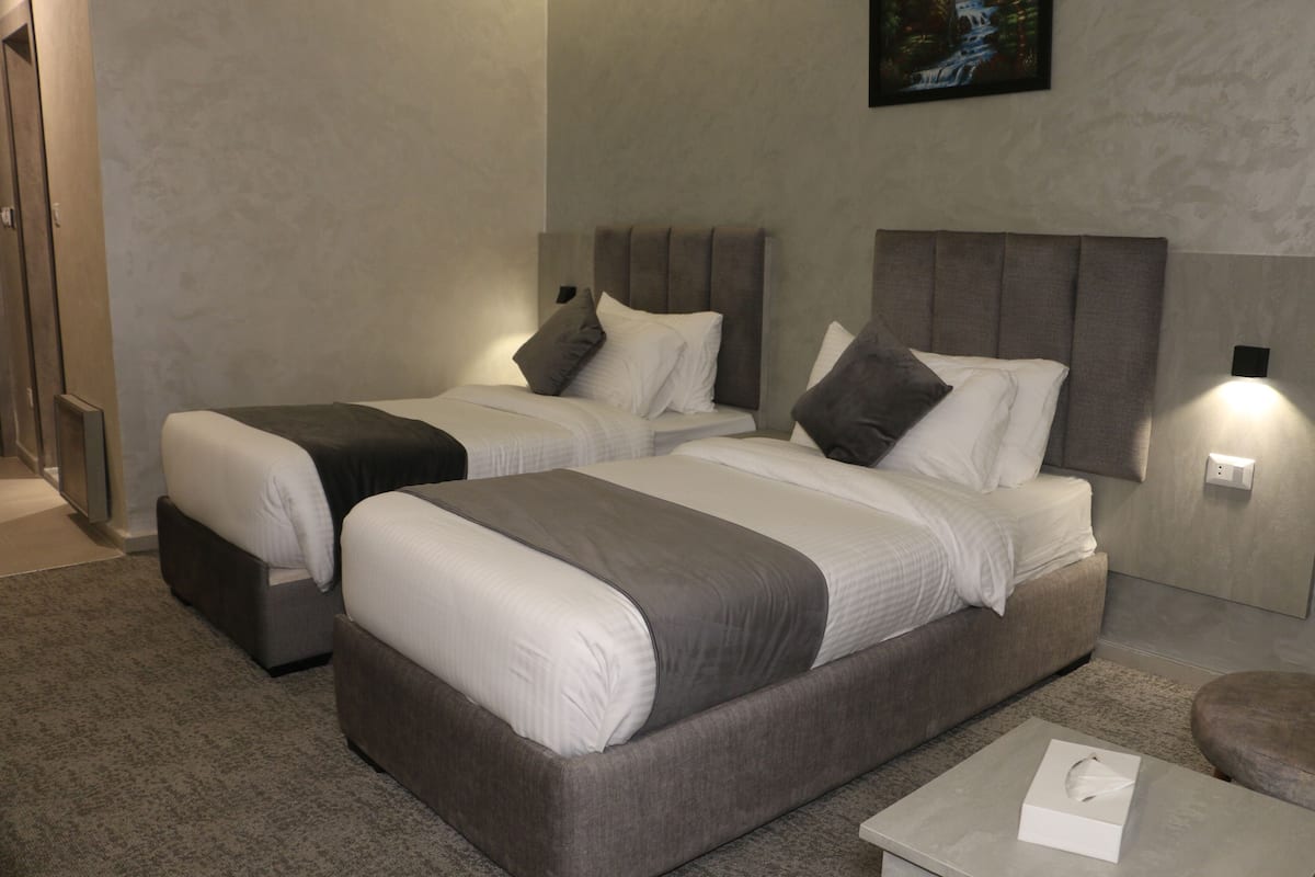 Hypo-allergenic bedding, minibar, in-room safe, desk