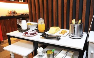 Café da manhã coreano grátis durante a semana