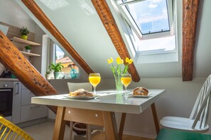 Apartment (Apartman) | In-room dining - Cool attic apartment Marina in the heart of Split (Split)