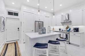 Fridge, microwave, oven, stovetop - New Blue-&-White Condo@Cinnamon Shore North w/ Resort-Like Amenity Access! (Port Aransas)