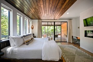 5 Schlafzimmer, Schreibtisch, Bügeleisen/Bügelbrett, kostenloses WLAN