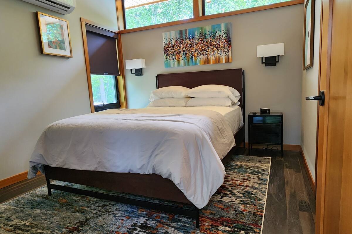 Deluxe Suite, Private Bathroom (Suite 10)