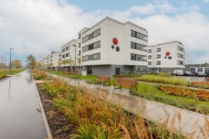 Exterior - Goodnight Apartment by Renters (Warsaw)