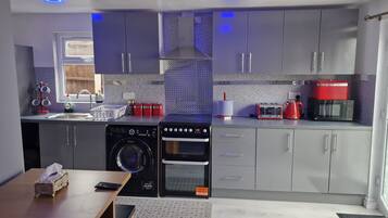 Fridge, microwave, oven