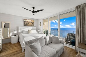 Free WiFi, bed sheets - "Cast Away" Sleeps 4-Ocean Front (Panama City Beach)