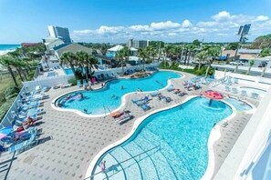 Alberca techada y alberca climatizada