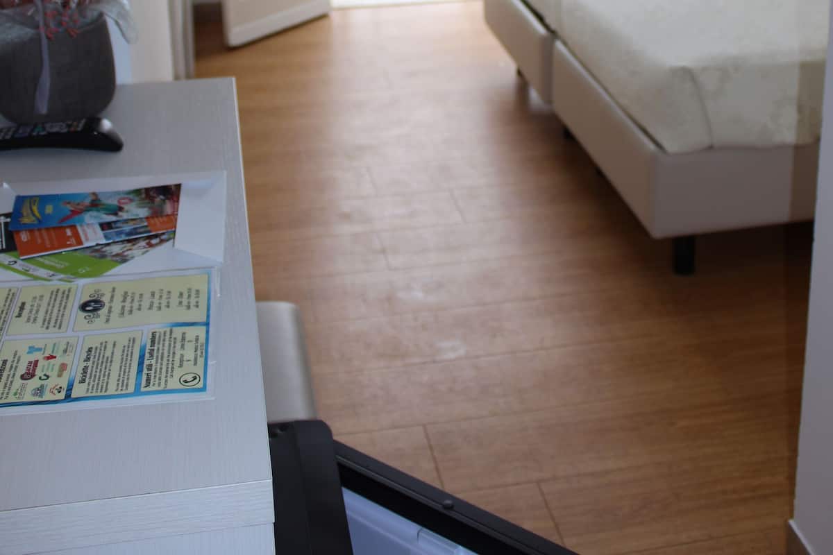 Klassieke vierpersoonskamer | 1 slaapkamer, een minibar, een kluis op de kamer, een bureau