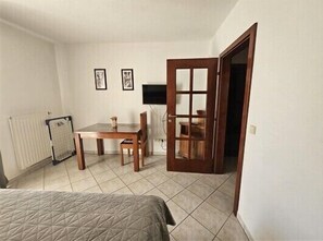 Room - Lovely small apartment for 2 people with pool, close to everything. (Pjescana Uvala,Pula)