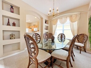 Dining - Sunnyside Villa 6 Bedroom Home by RedAwning (Kissimmee)