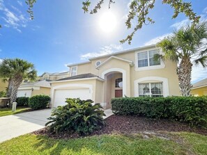 Exterior - Sunnyside Villa 6 Bedroom Home by RedAwning (Kissimmee)