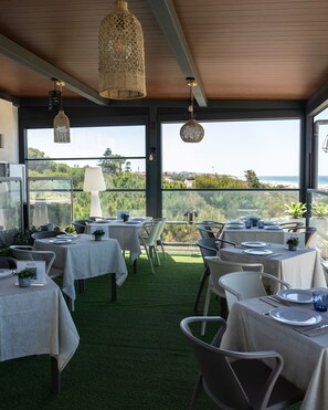 Lunch and dinner served, beach views 