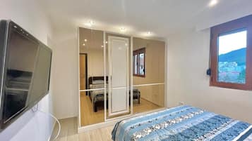 Premium Apartment | 2 bedrooms, premium bedding, memory foam beds, desk