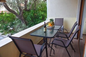 Deluxe Apartment | Courtyard view - Serenity blue apartments (Budva)