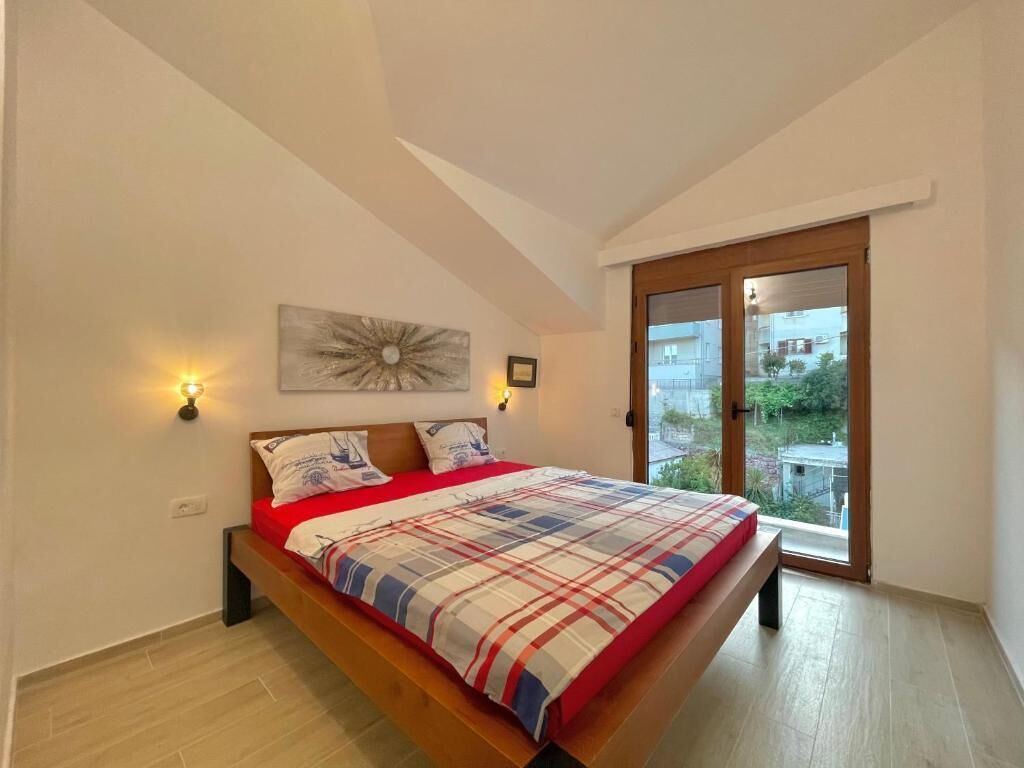 Premium Apartment | 2 bedrooms, premium bedding, memory foam beds, desk