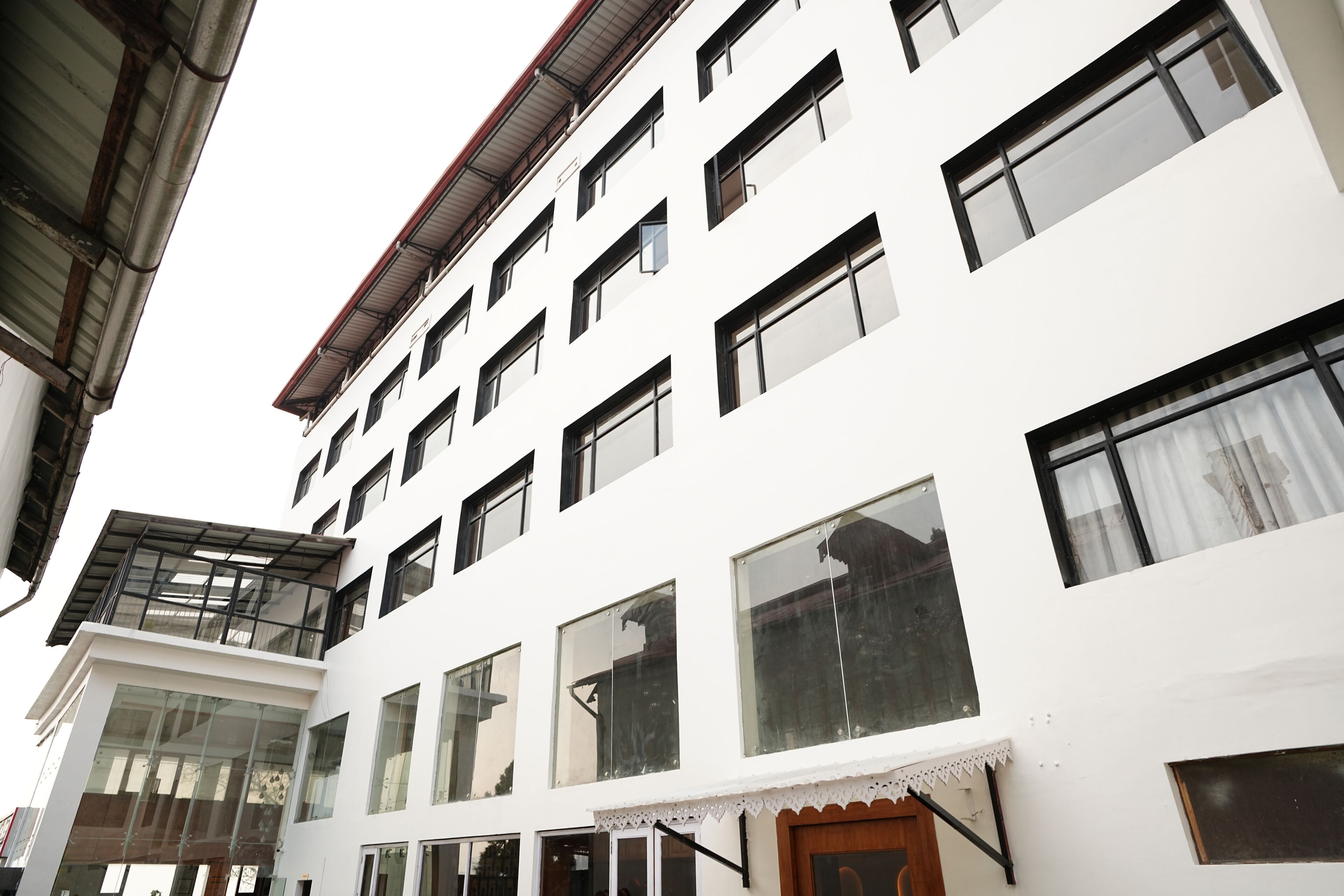 المنشأة من الخارج