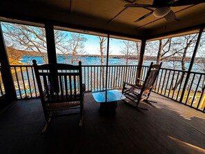Terrace/patio - Lakehouse w/Pools, hottub, Dock, Sauna,Playground (Sunrise Beach)