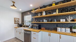 Coffee/tea maker, fridge, microwave, oven - Bayou Beach Vibes: *Canal view *Central location *Updated condo (Anna Maria)
