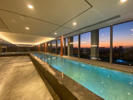 Rooftop pool. Charlie For You Moema