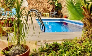 Outdoor pool, pool umbrellas, pool loungers - Boutique Hostal Lorca (Nerja)