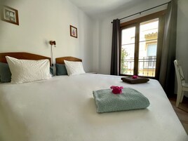 Deluxe Double or Twin Room, Balcony, City View | Laptop workspace, free WiFi, bed sheets