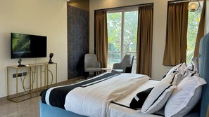 Vila Mewah, beberapa kamar, kolam renang pribadi, pemandangan sungai | Seprai premium, selimut bulu angsa, busa memori, dan tirai kedap cahaya