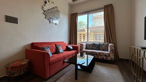 Living area - Clarence Cottage Villa 27 (Marra)