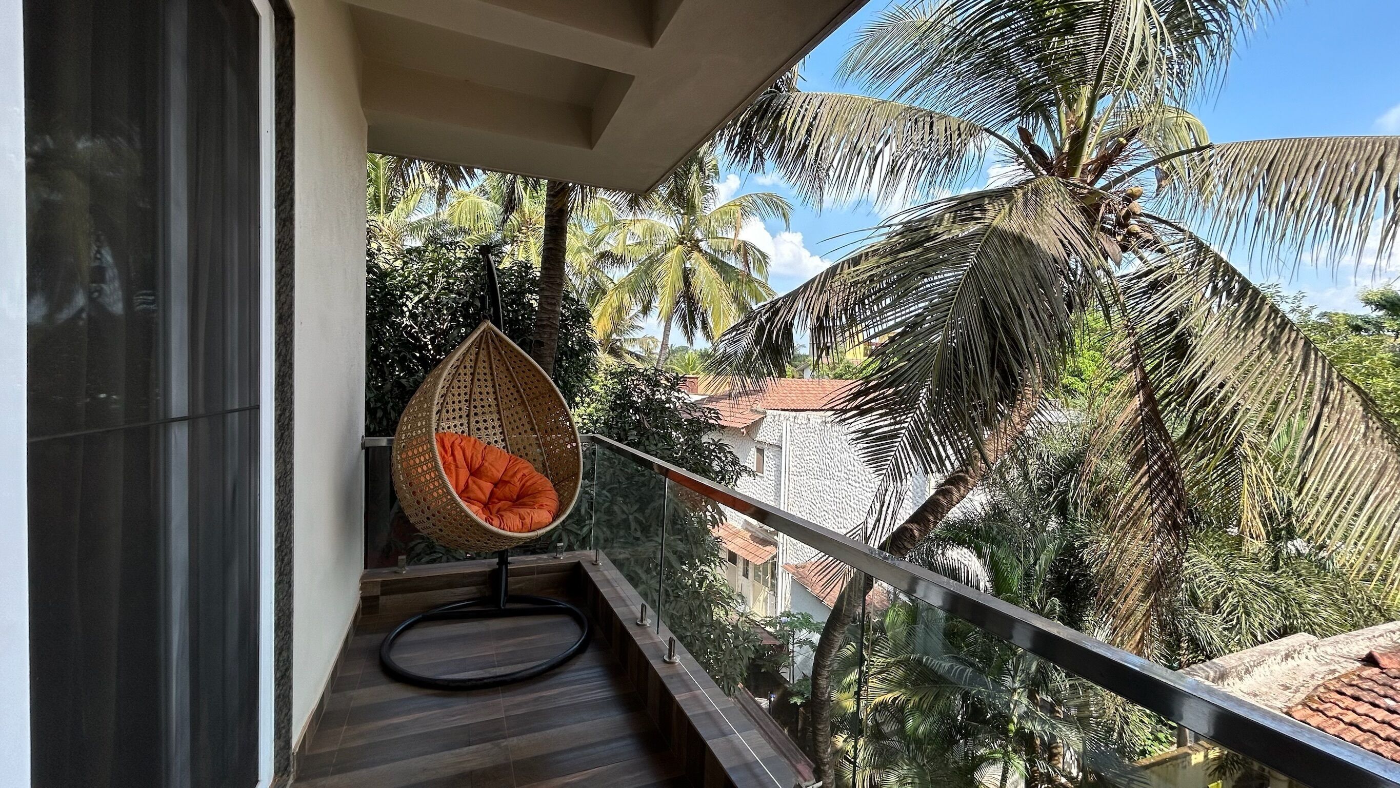 Vila Mewah, beberapa kamar, kolam renang pribadi, pemandangan sungai | Eksterior