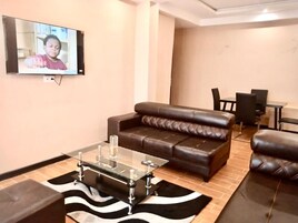 Smart TV, estación para iPod, películas de estreno, películas con cargo
