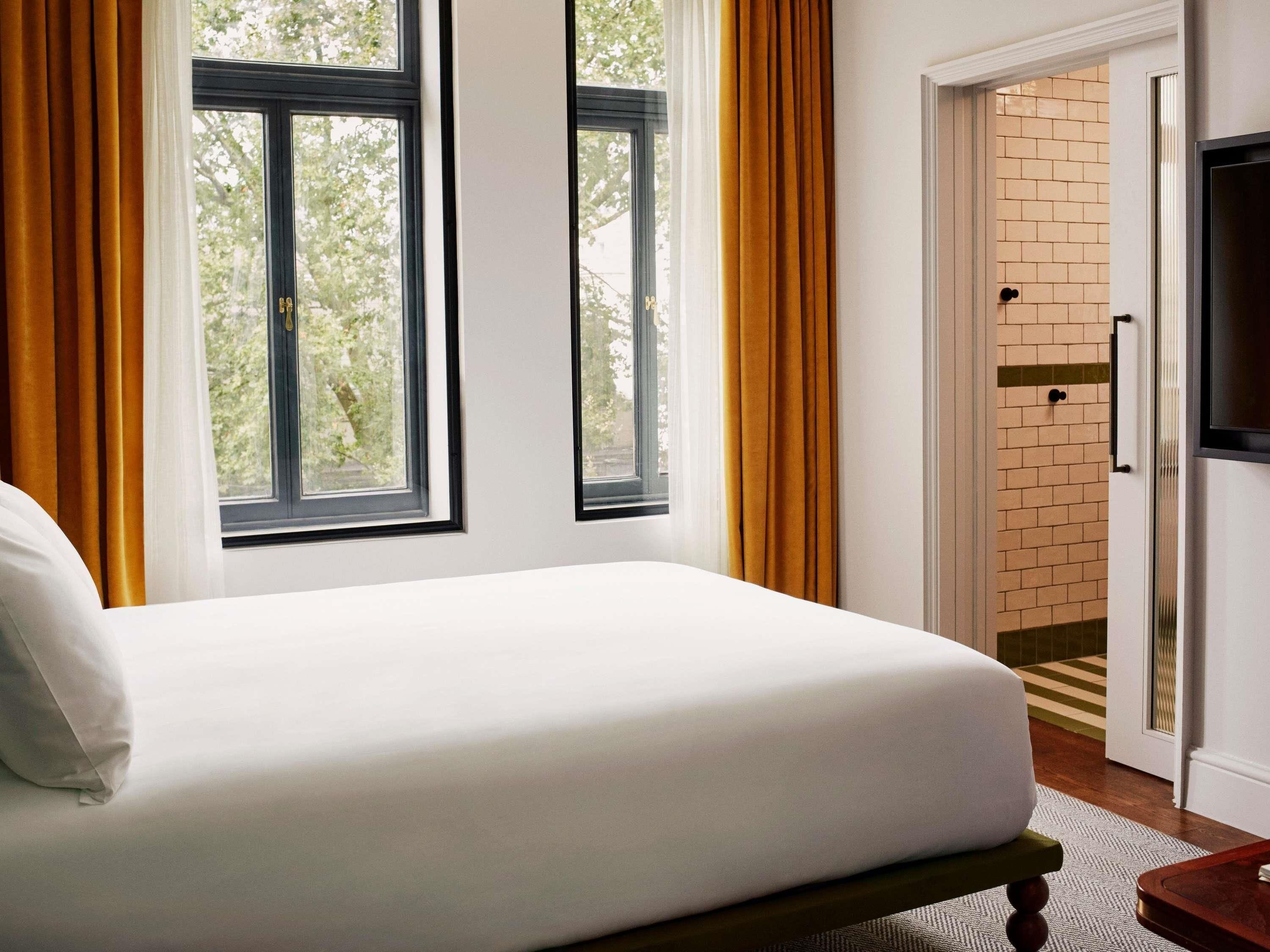 Habitación, 1 cama Queen size | Minibar, caja de seguridad en la habitación y insonorización 