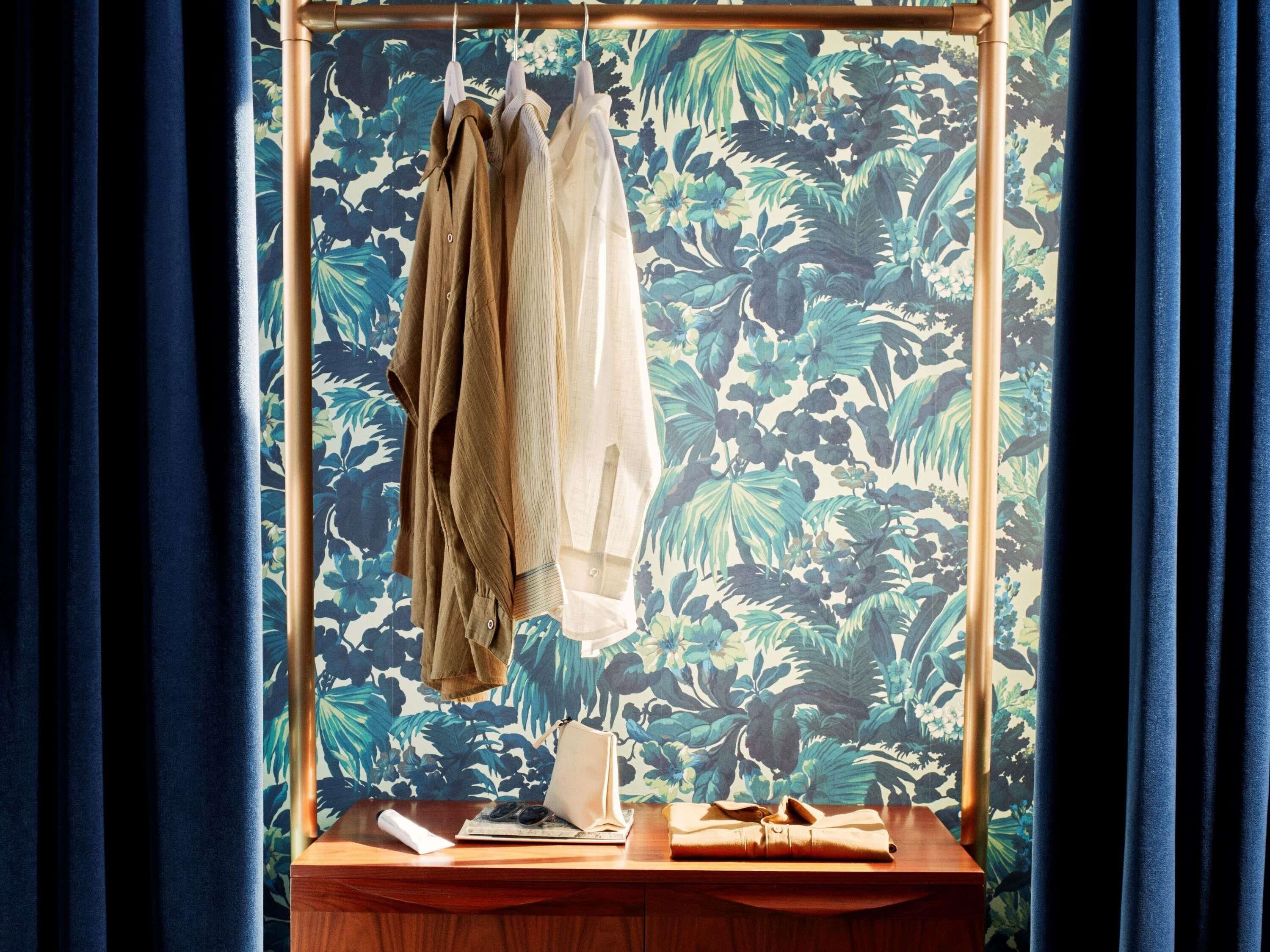 Suite (Headliner) | Minibar, in-room safe, soundproofing, iron/ironing board