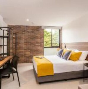 3 habitaciones y ropa de cama