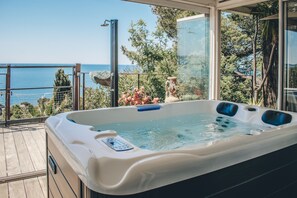 Outdoor spa tub - Maison VUE MER (Carqueiranne)