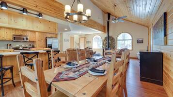 House (4 Bedrooms) | Interior