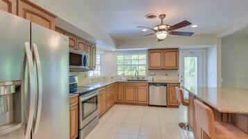 House (4 Bedrooms) | Interior