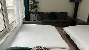 2 bedrooms, WiFi, bed sheets