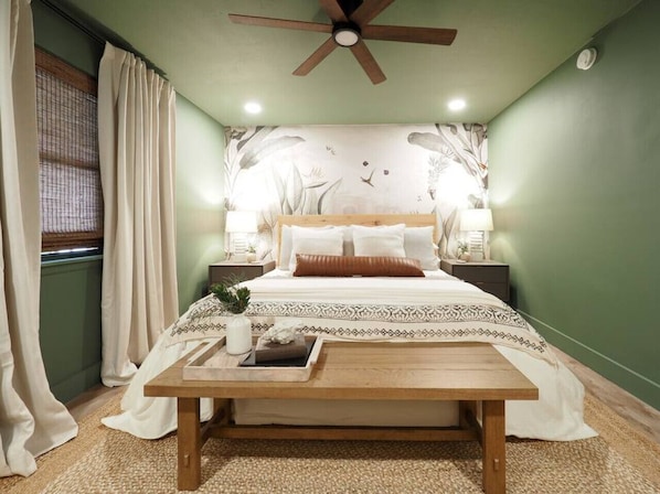 Tabla de planchar con plancha, wifi gratis y ropa de cama 