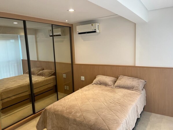 1 soverom, skrivebord, wi-fi (inkludert) og sengetøy