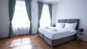 Iron/ironing board, internet, bed sheets