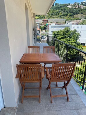 屋外ダイニングエリア