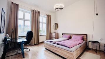 2 chambres, fer et planche à repasser, lit parapluie, Wi-Fi