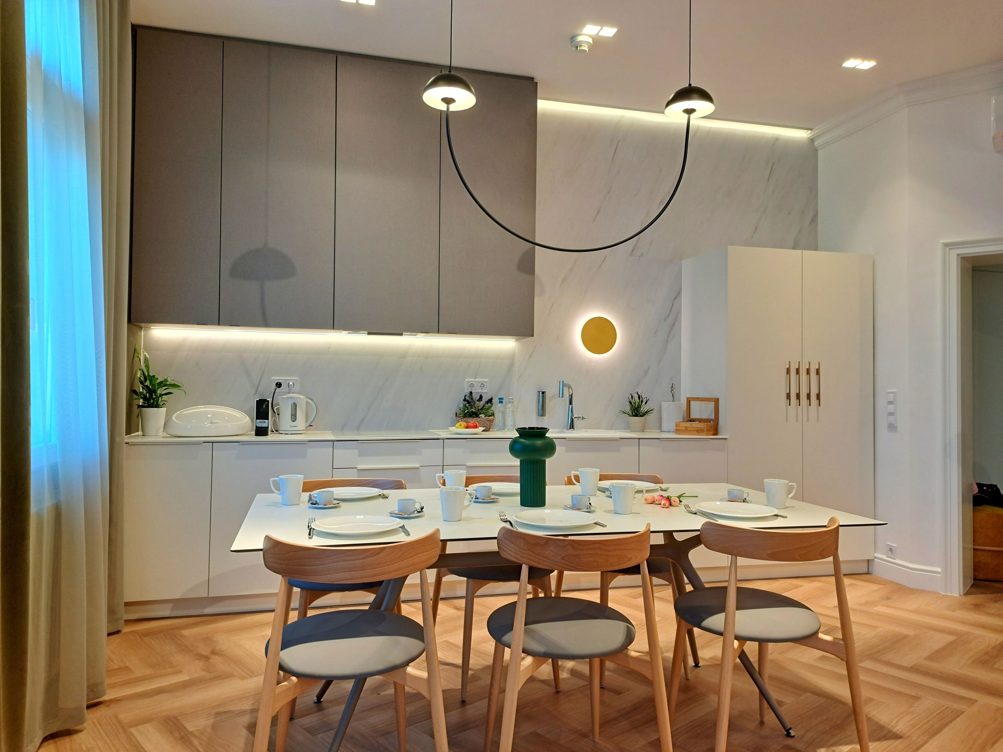 Suite – deluxe, 1 soverom, tekjøkken, byutsikt | Eget kjøkken | Kjøleskap, mikrobølgeovn, kokeplater og oppvaskmaskin