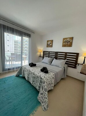 2 habitaciones, tabla de planchar con plancha y wifi gratis 