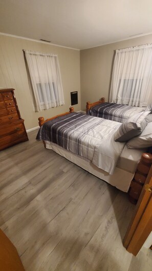 2 camere, una scrivania, ferro/asse da stiro, Wi-Fi