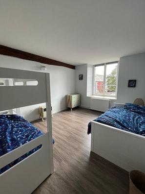 2 bedrooms, free WiFi, bed sheets