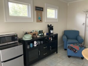 Interior - Central to all Tampa has to offer - walk to restaurants! (Tampa)