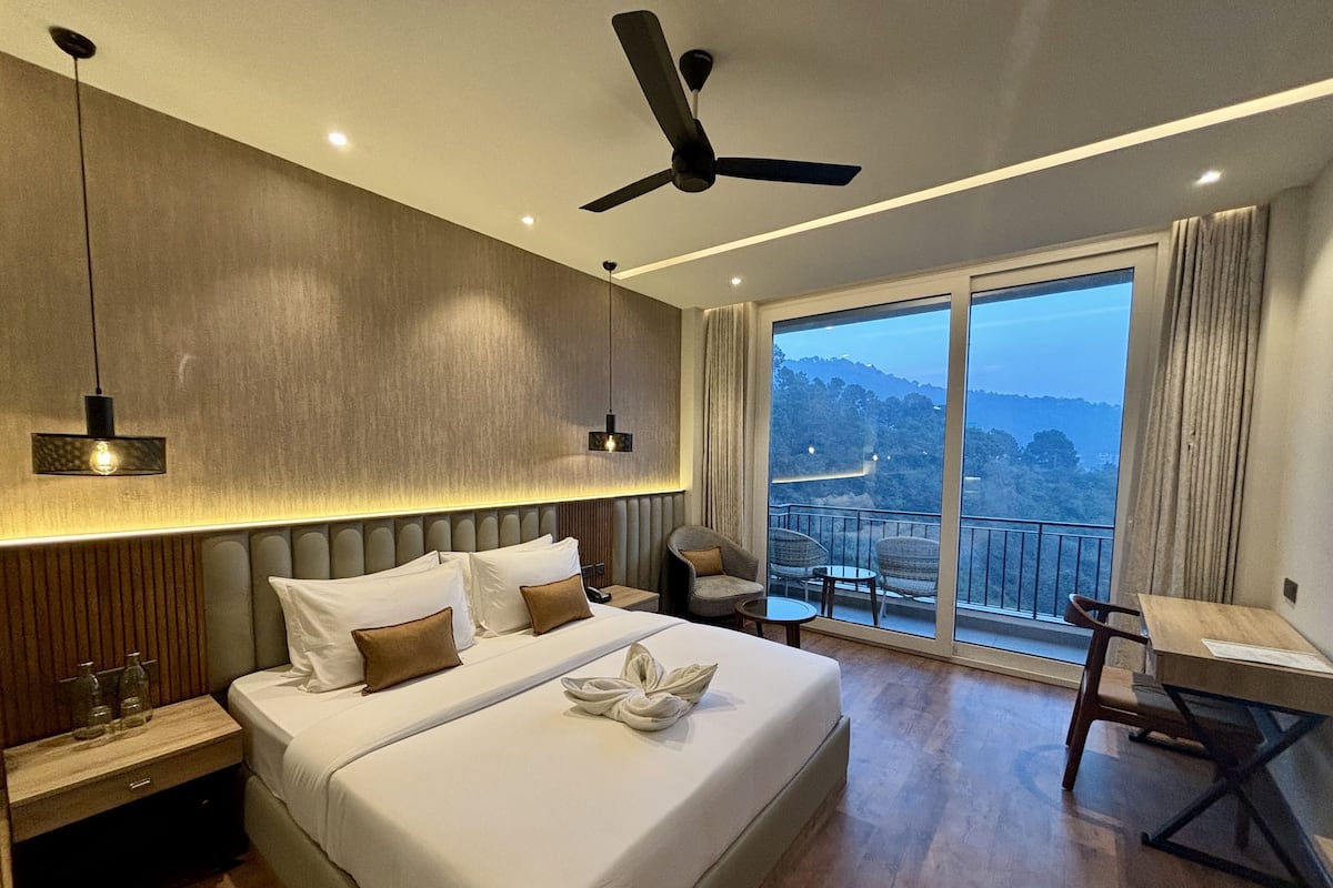 Premium Room | 1 bedroom, premium bedding, in-room safe, individually furnished