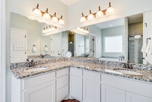 Hair dryer, towels - Charming & sophisticated dog-friendly retreat with pool, generous deck, & W/D (Port Aransas)