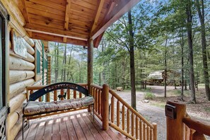 Terrace/patio - Spacious, private cabin with private hot tub, game tables, fireplace, large deck (Swanton)