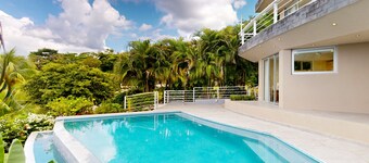 Modern villa with amazing views of ocean, infinity pool & beautiful garden