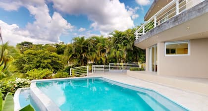 Modern villa with amazing views of ocean, infinity pool & beautiful garden